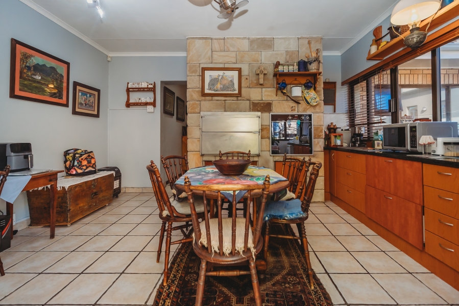 7 Bedroom Property for Sale in Outeniqua Strand Western Cape